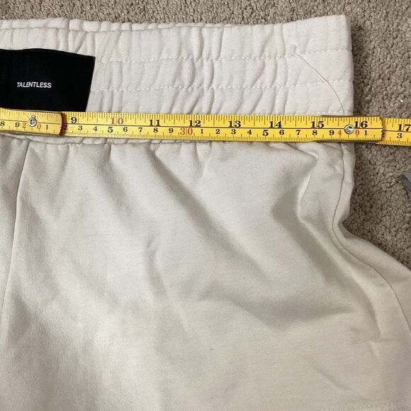 New. Monrow sweat shorts. Small. Retails $69 - Picture 9 of 9